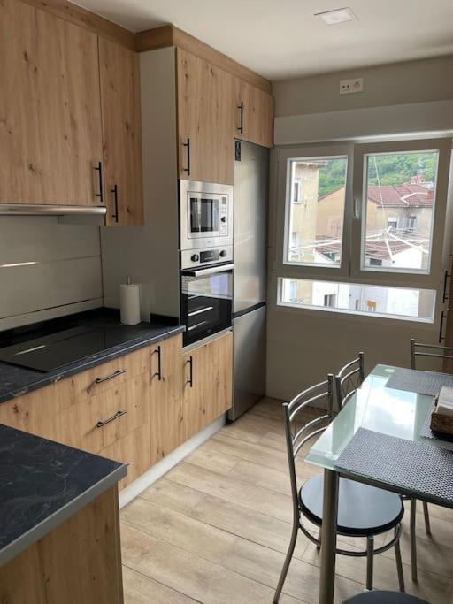 Adoracte 4 Mieres Apartamentos Bagian luar foto